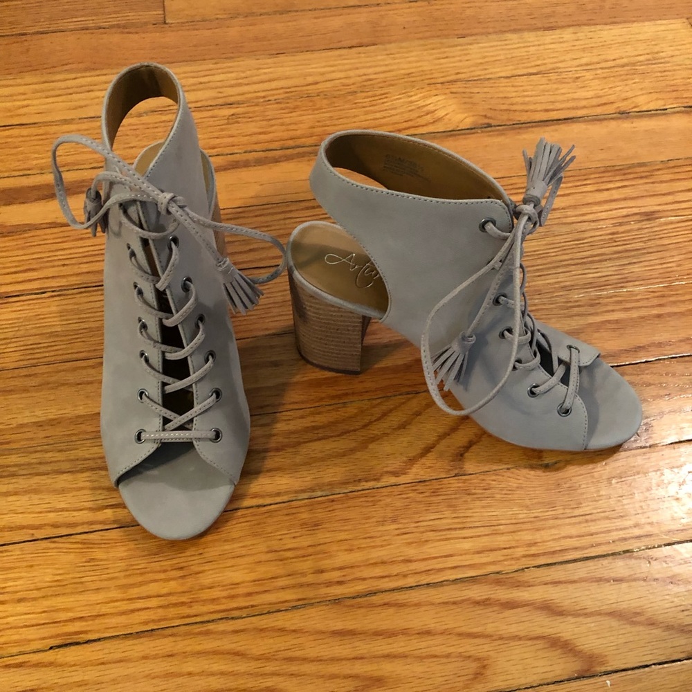 Adorable Day Block Heel - image 3